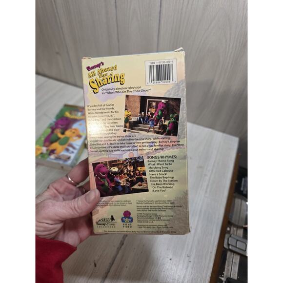Barney VHS Lot 1 2 3 4 Seasons, All Aboard For Sharing, Musical Scrapbooking - Picture 3 of 11